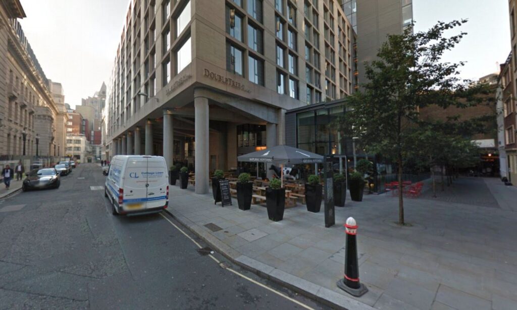 341d1e6500000578 0 image a 8 1463122075368